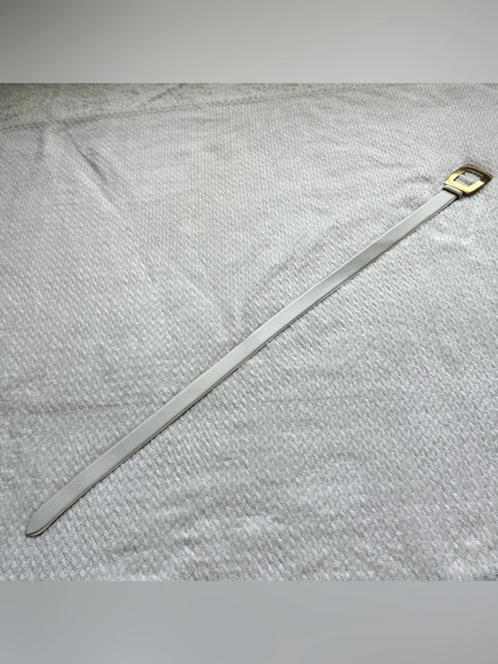 Classic White Leather Belt with Brushed Gold Buckle